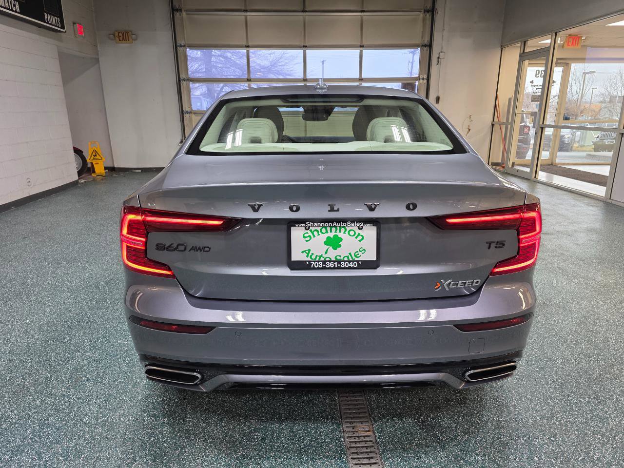 Used 2021 Volvo S60 T5 Momentum w/ Premium Package image 8