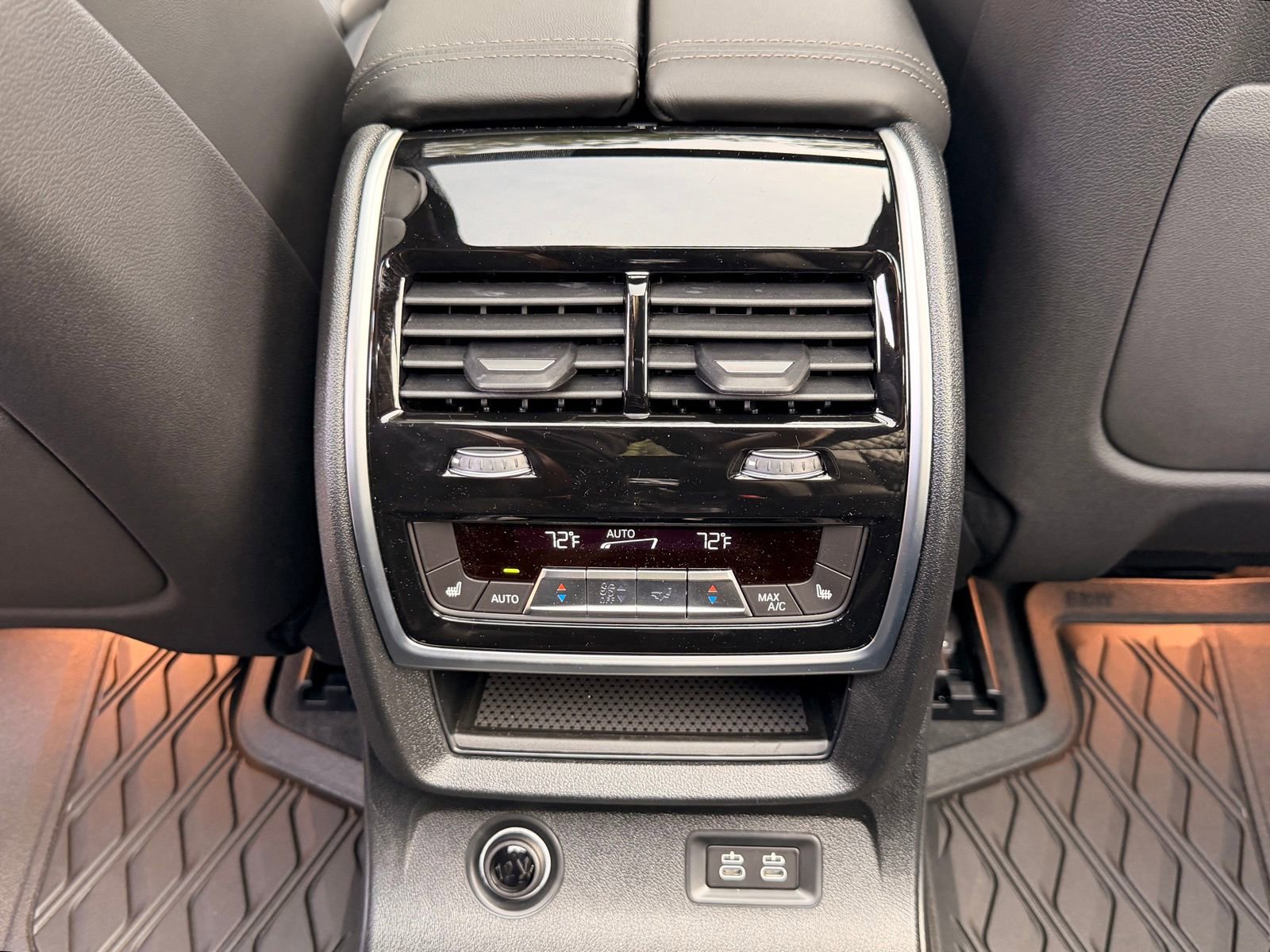 New 2027 BMW X7 M60i AWD/4WD image 16