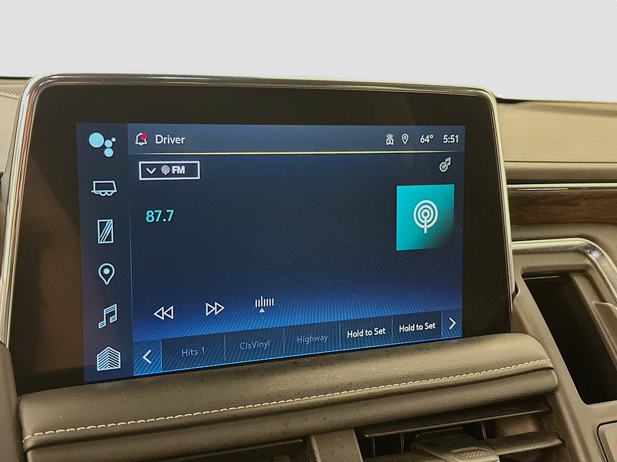 Used 2023 Chevrolet Suburban Premier image 21