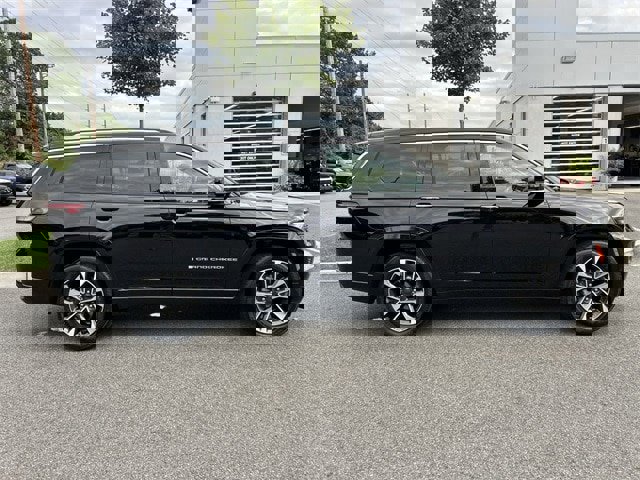 Certified 2022 Jeep Grand Cherokee L Overland image 9