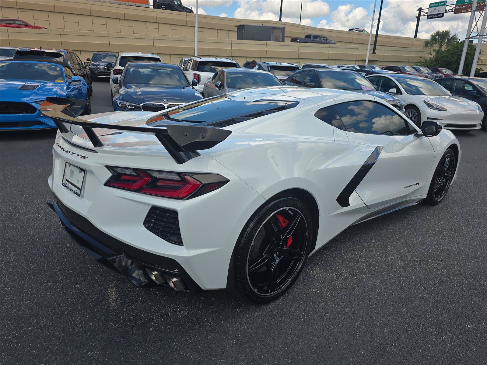 Used 2023 Chevrolet Corvette Stingray Preferred Cpe w/ Z51 Performance Package RWD image 3