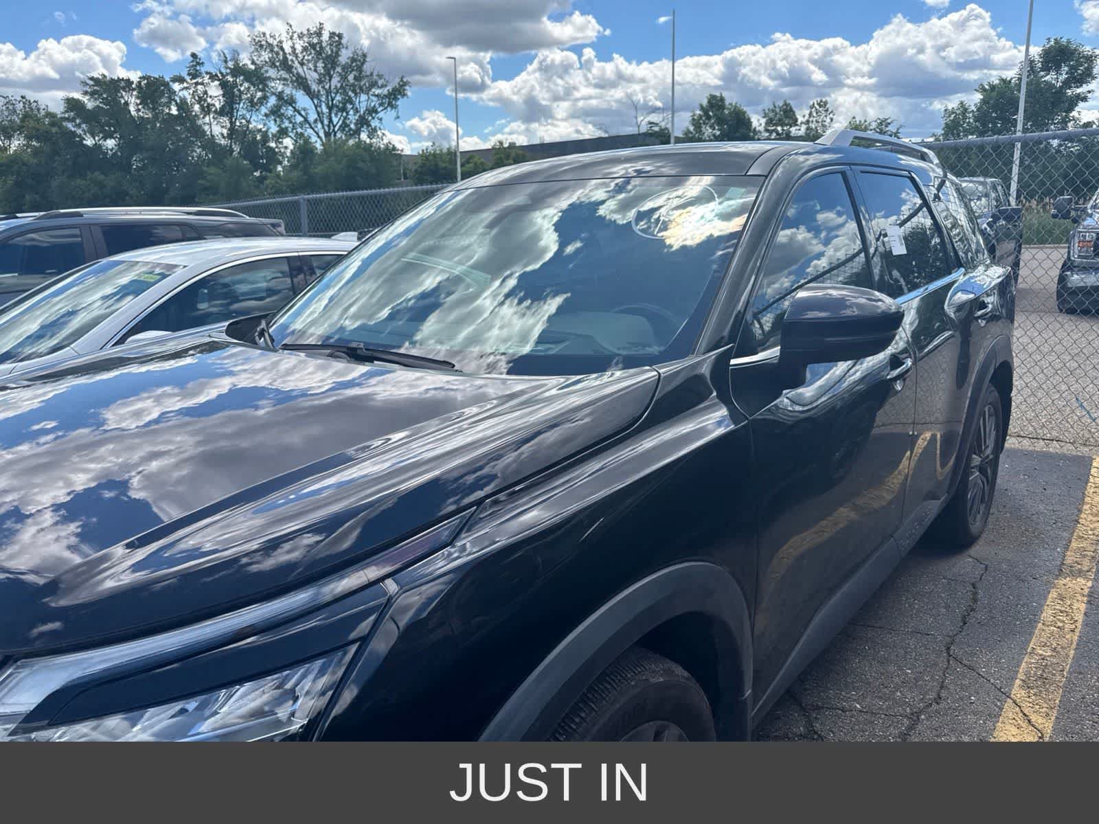 Used 2022 Nissan Pathfinder SL AWD/4WD image 14