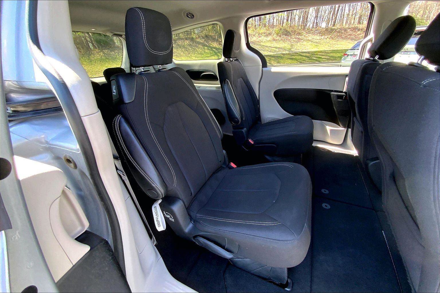 Used 2023 Chrysler Voyager LX FWD image 25