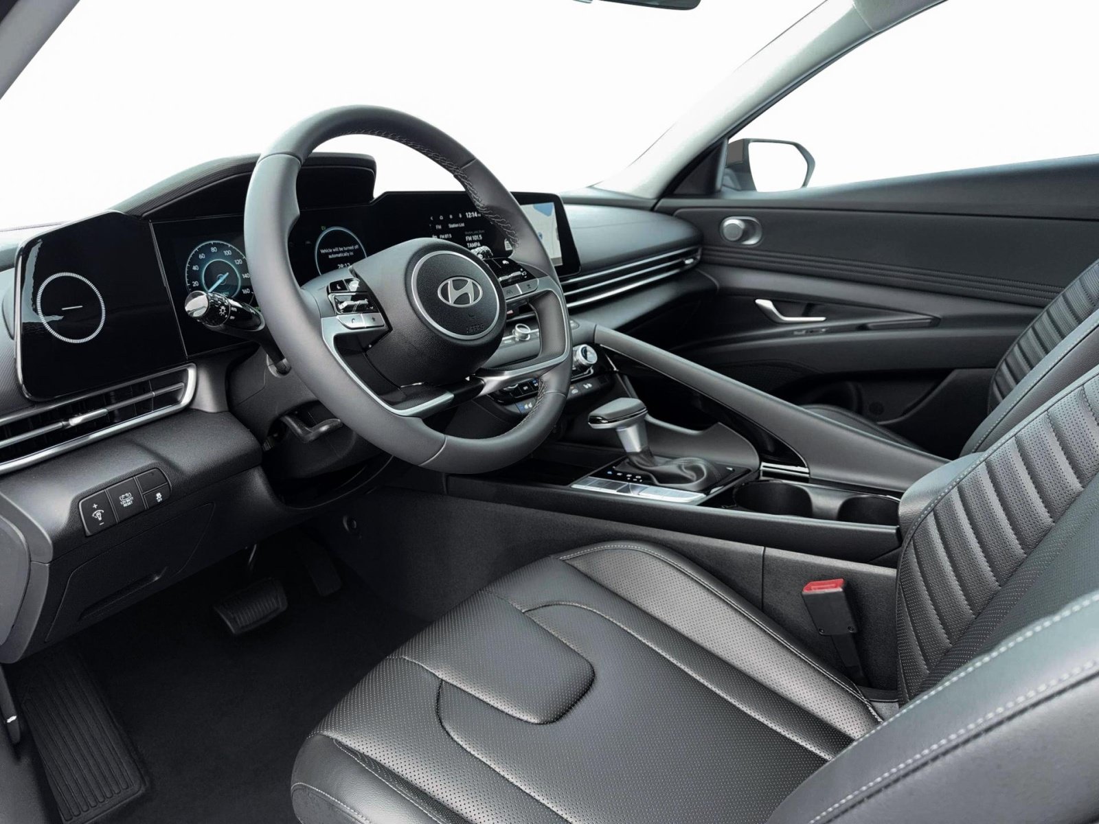 New 2026 Hyundai Elantra Limited FWD image 14