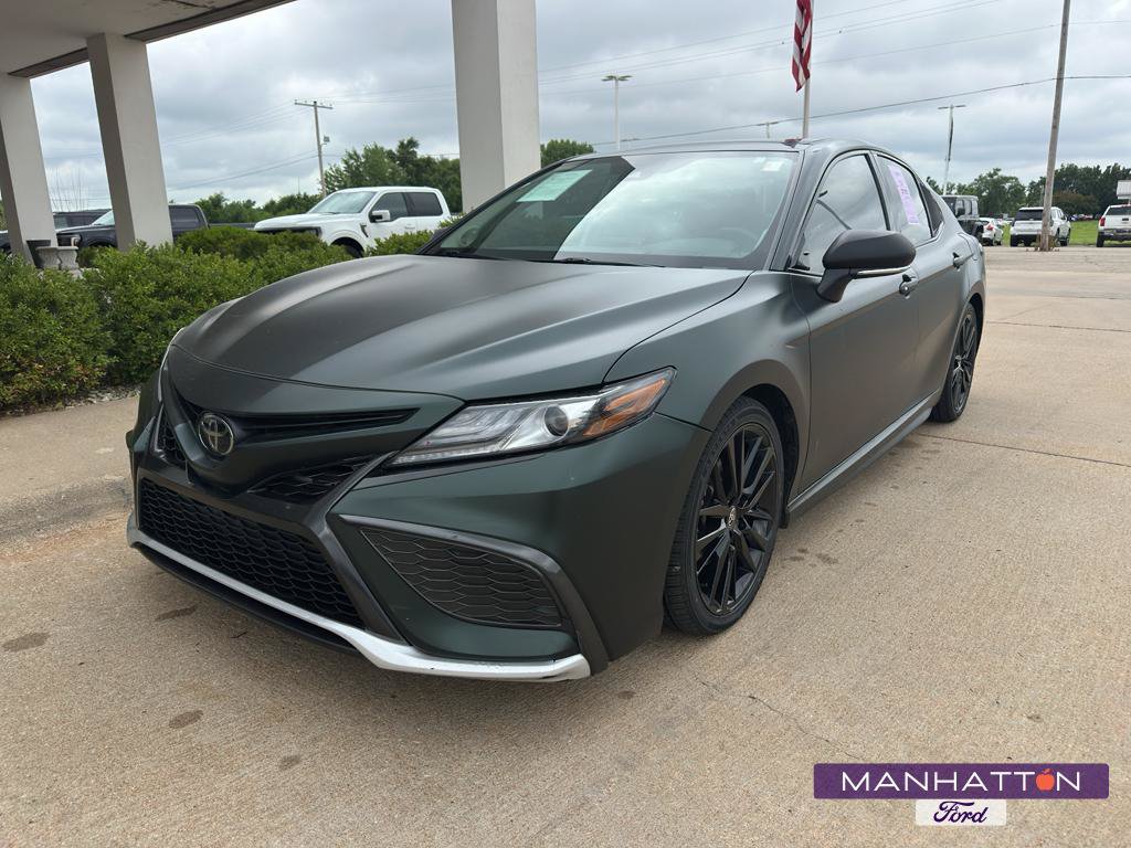 Used 2022 Toyota Camry XSE FWD image 1