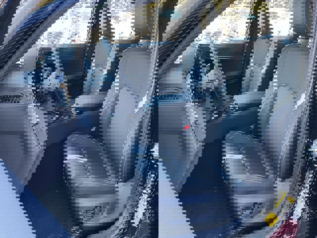 Used 2025 Toyota Camry SE image 14