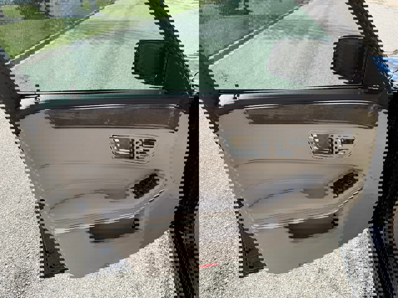 Used 2016 Mercedes-Benz E 350 Sedan image 31