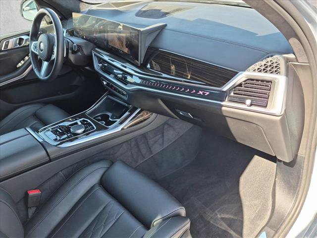 Used 2026 BMW X7 xDrive40i w/ M Sport Package AWD/4WD image 25