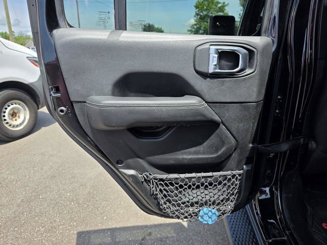 Used 2020 Jeep Wrangler Unlimited Sahara w/ Dual Top Group AWD/4WD image 22