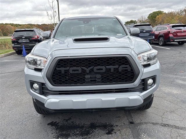 Used 2018 Toyota Tacoma TRD Sport image 4
