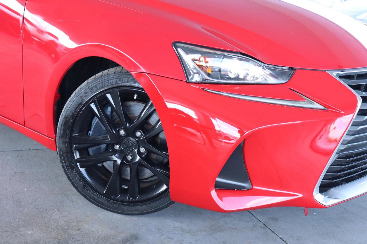 Used 2018 Lexus IS 300 w/ Accessory Package 2 RWD image 4