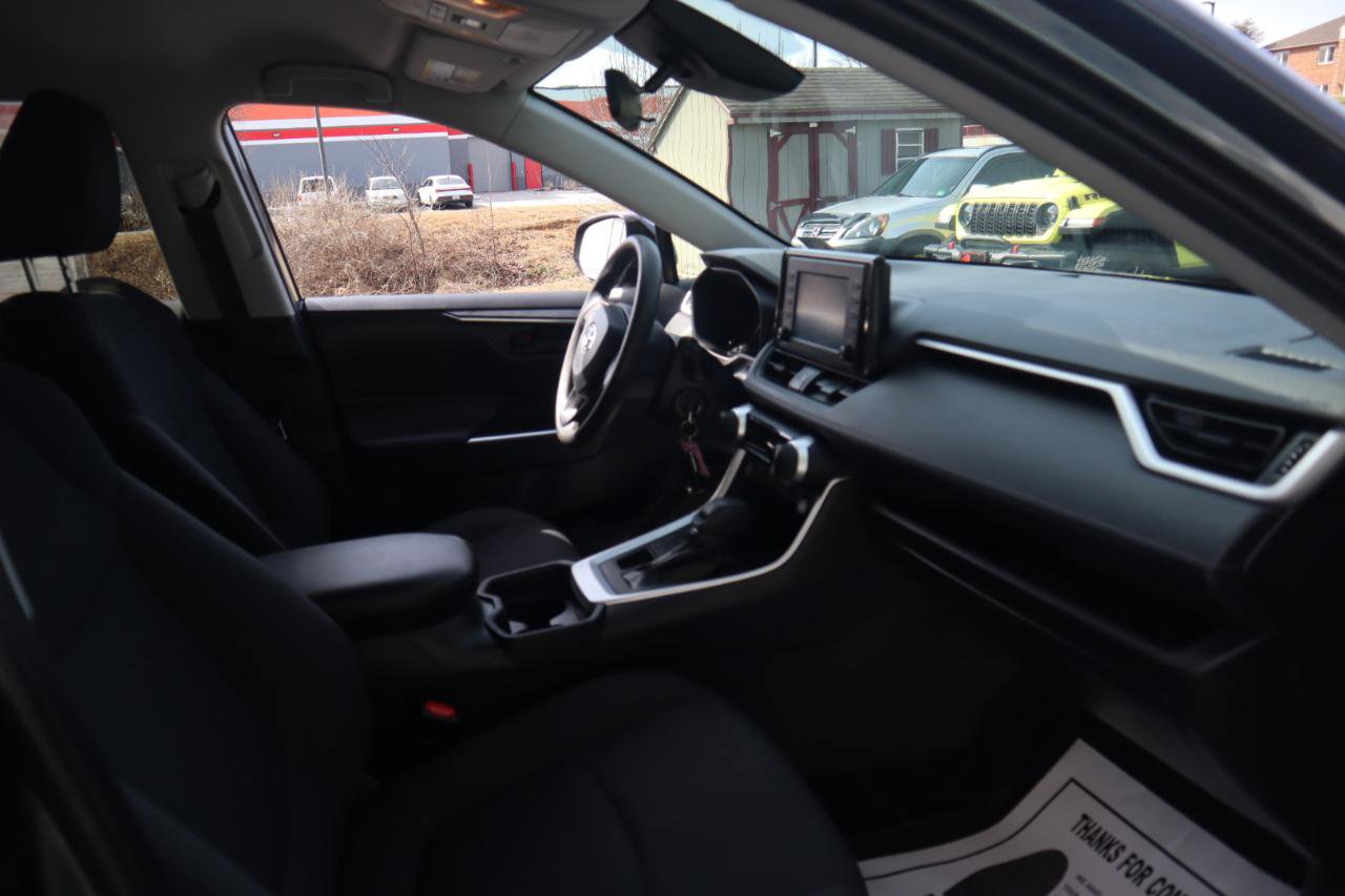 Used 2019 Toyota RAV4 LE w/ All Weather Liner Package AWD/4WD image 36
