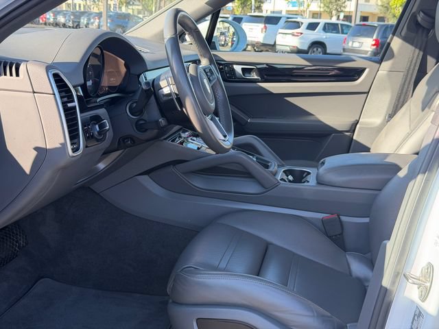 Used 2019 Porsche Cayenne AWD/4WD image 16