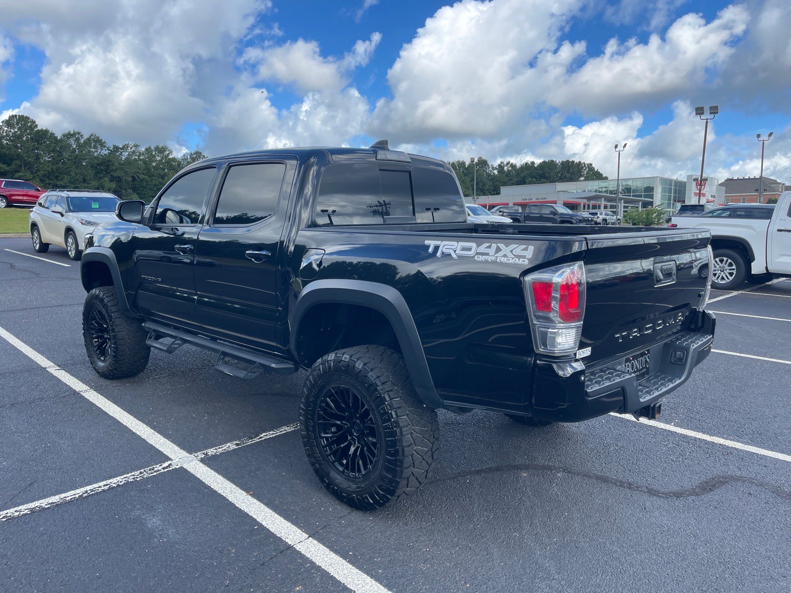 Used 2021 Toyota Tacoma TRD Off-Road w/ Technology Package AWD/4WD image 14