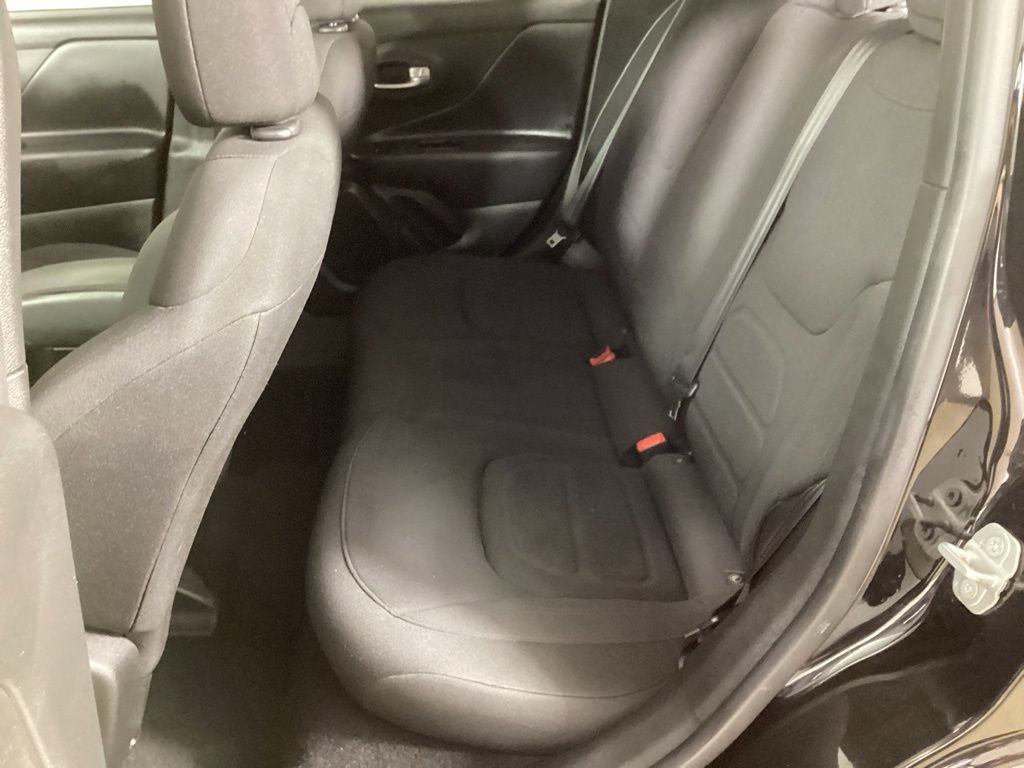 Used 2022 Jeep Renegade Latitude AWD/4WD image 24
