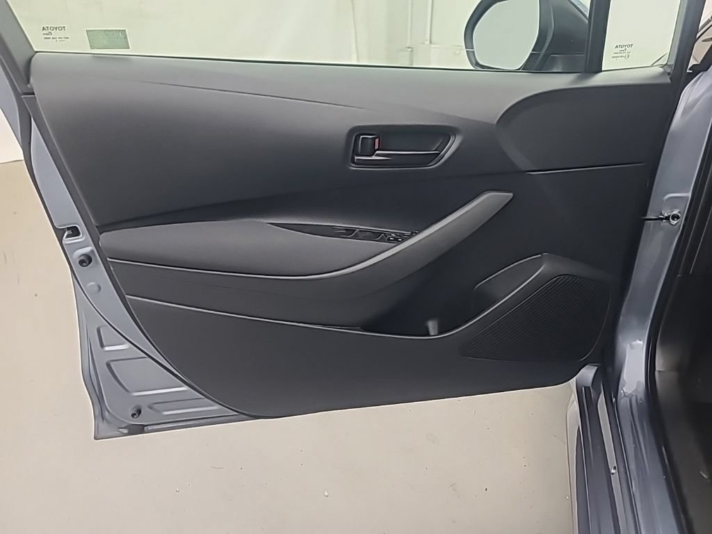 Used 2025 Toyota Corolla LE FWD image 24