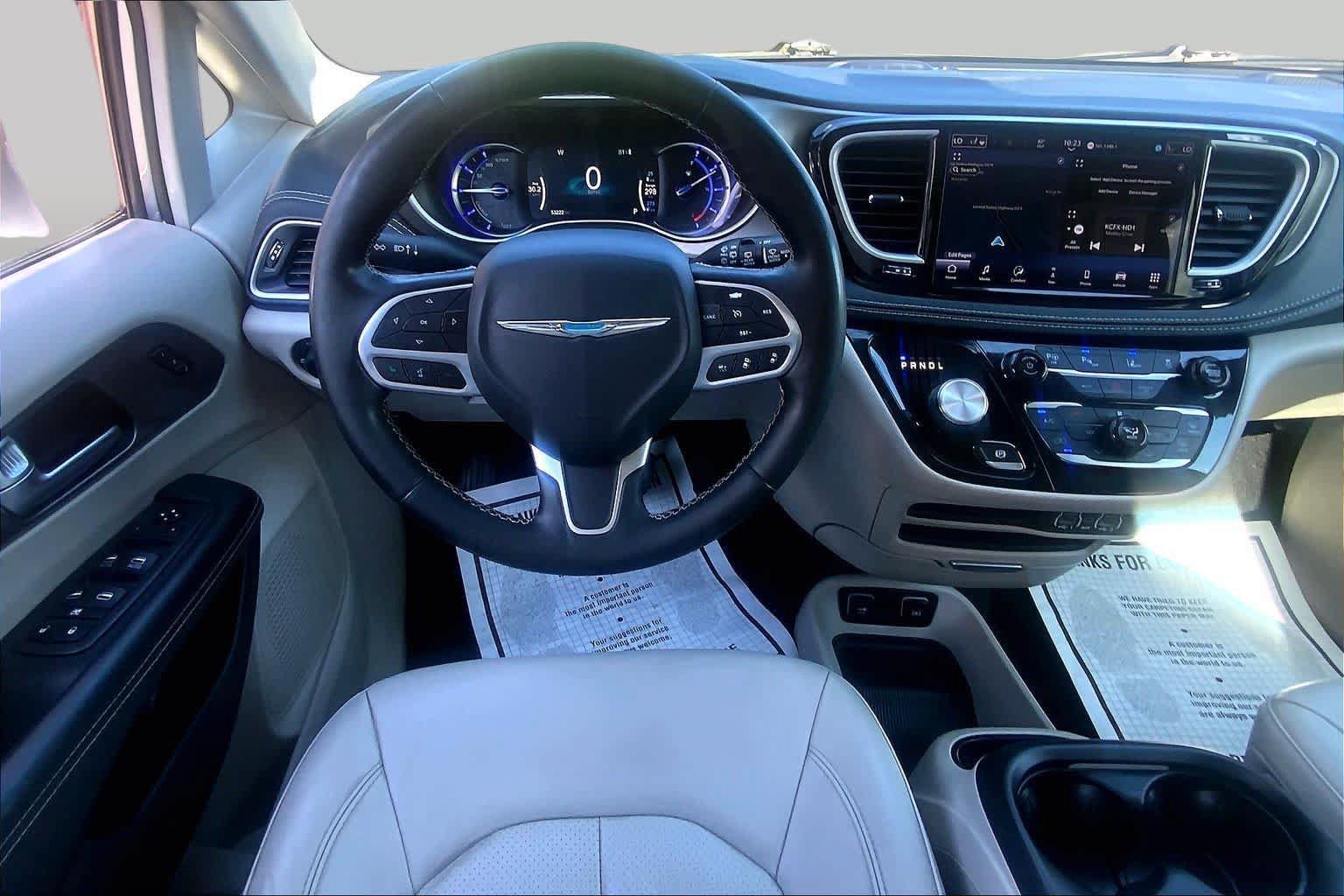 Used 2021 Chrysler Pacifica Touring-L FWD image 6