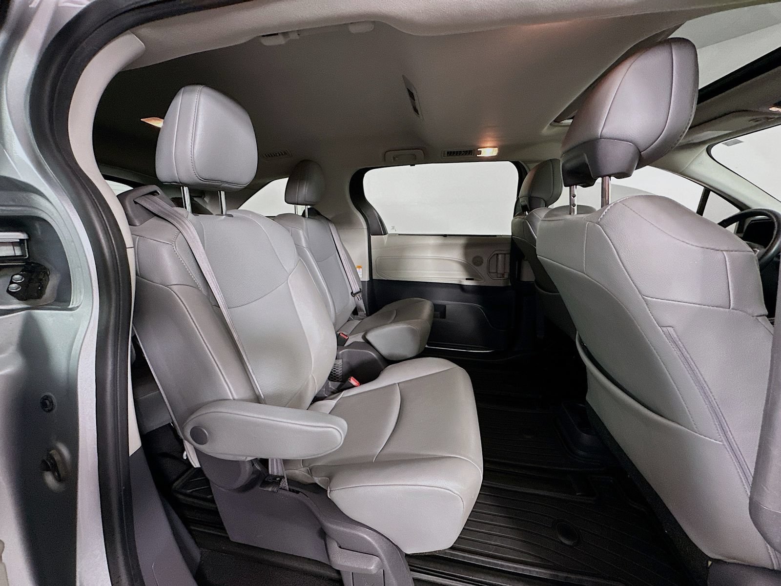 Certified 2021 Toyota Sienna XLE AWD/4WD image 29
