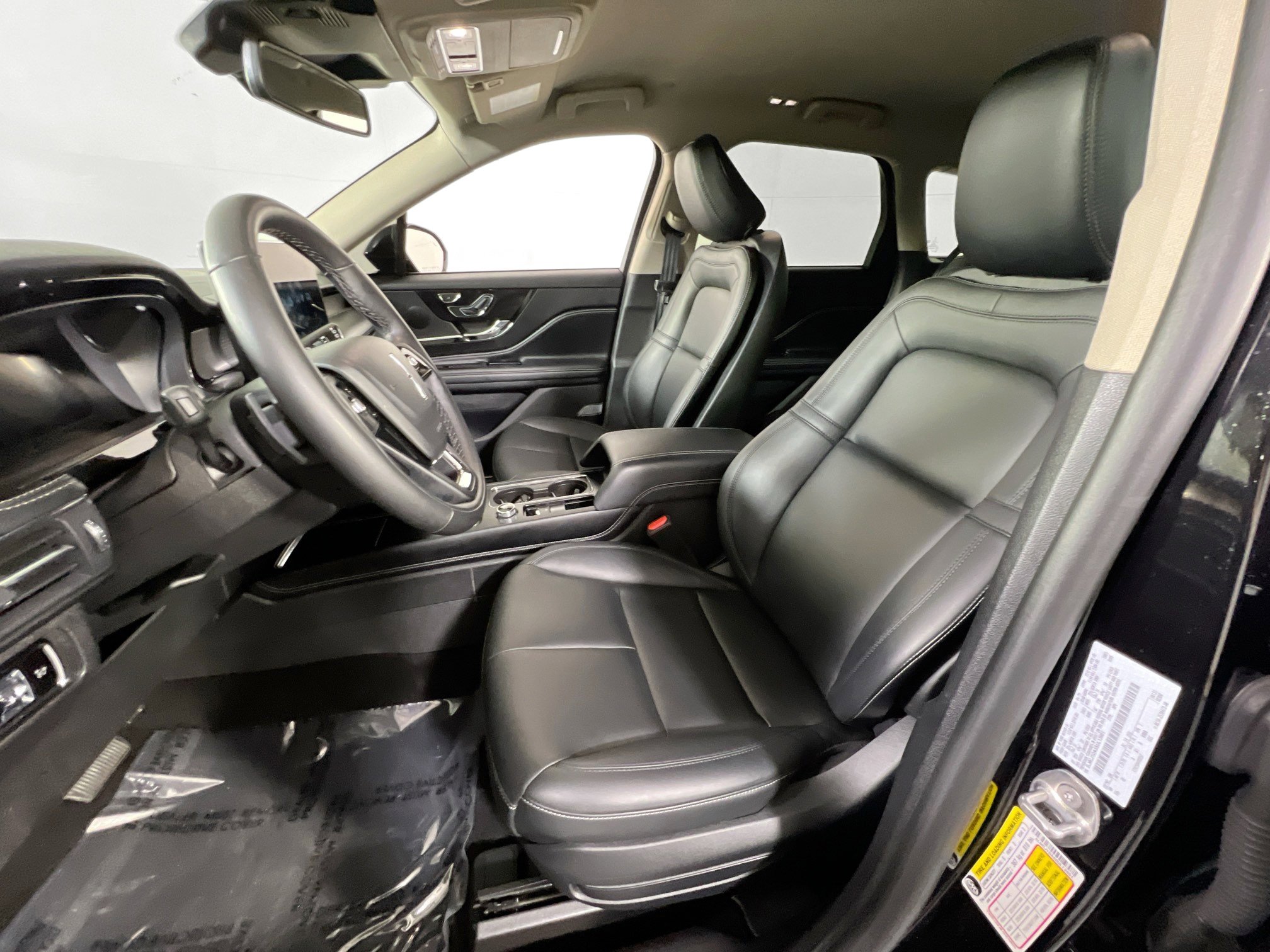 Used 2025 Lincoln Corsair AWD w/ Rear Removable Package Tray image 21
