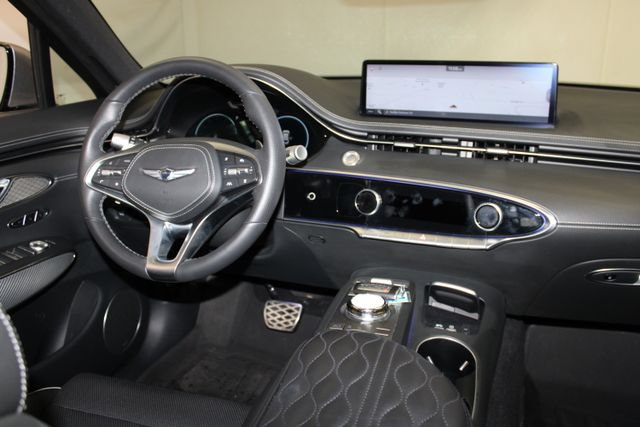 Used 2024 Genesis GV70 2.5T w/ Sport Prestige Package AWD/4WD image 17