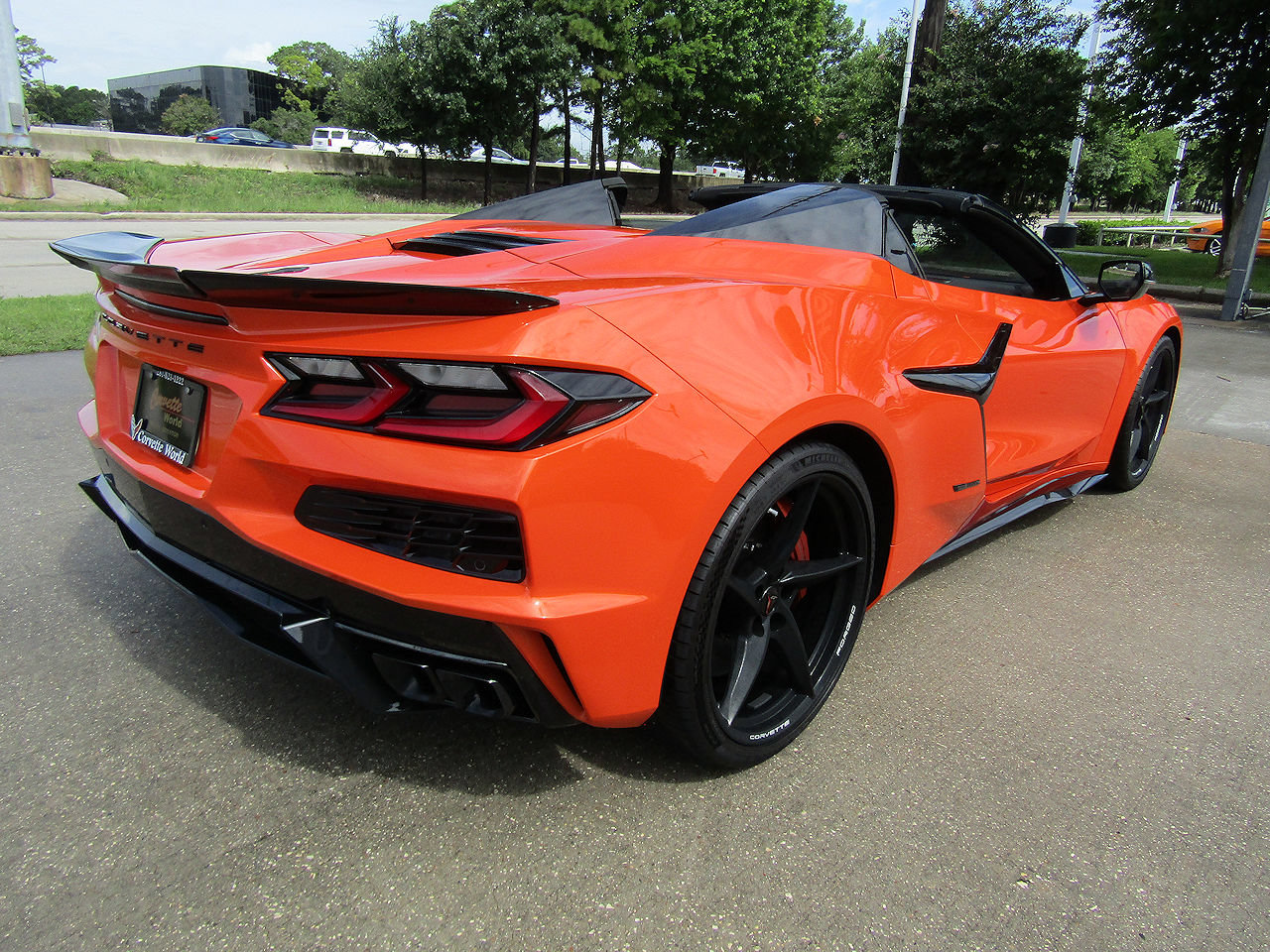 Used 2025 Chevrolet Corvette E-Ray w/ Stealth Interior Trim Package AWD/4WD image 5
