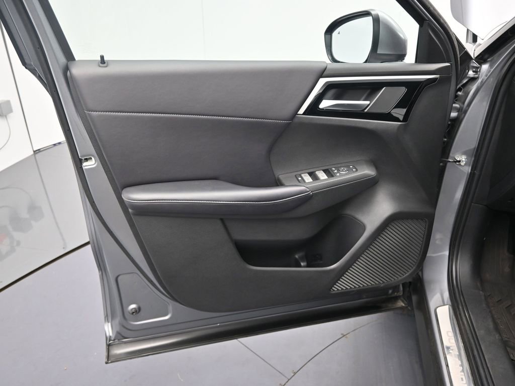 Used 2024 Mitsubishi Outlander SE image 18