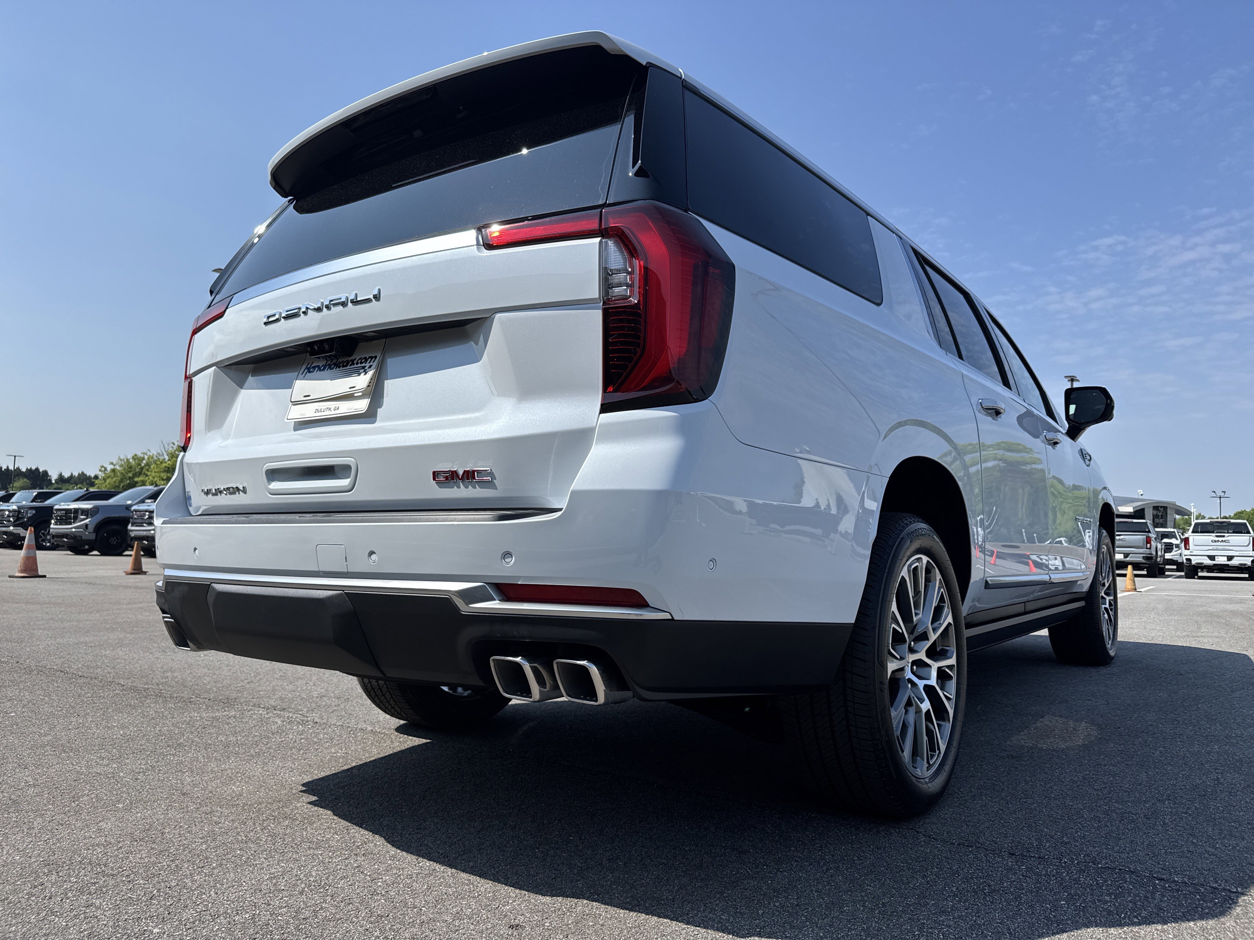 Used 2026 GMC Yukon XL Denali w/ Denali Reserve Package AWD/4WD image 10