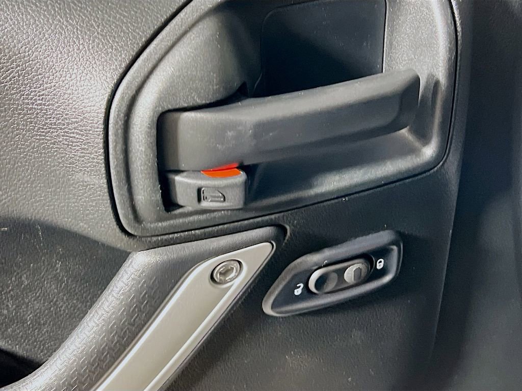 Used 2017 Jeep Wrangler Unlimited Sahara w/ Max Tow Package image 17