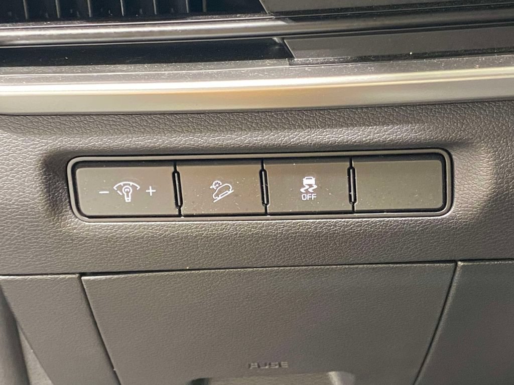 Used 2024 Kia Telluride LX AWD/4WD image 22