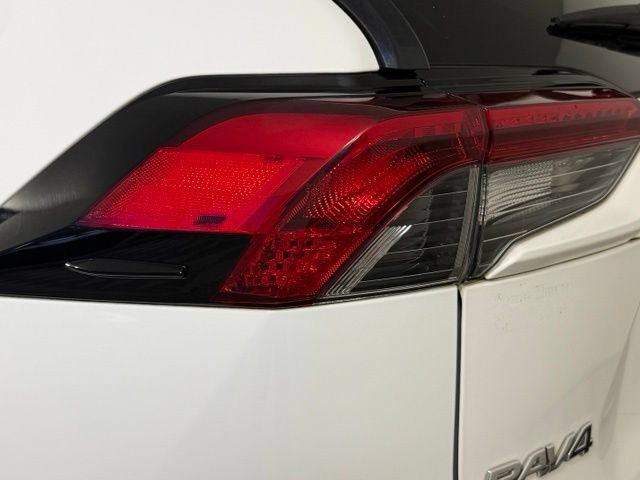 Used 2019 Toyota RAV4 XLE FWD image 13