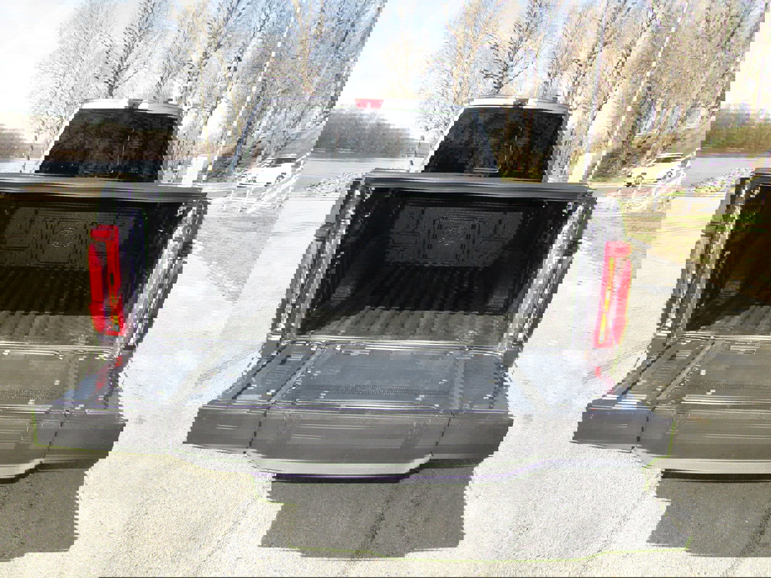 Used 2024 Ford F150 Platinum w/ FX4 Off-Road Package image 18