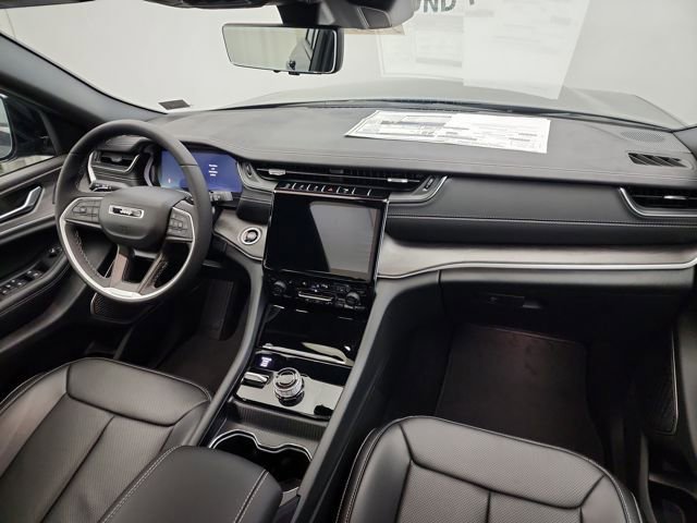 New 2025 Jeep Grand Cherokee Limited w/ Luxury Tech Group II image 23