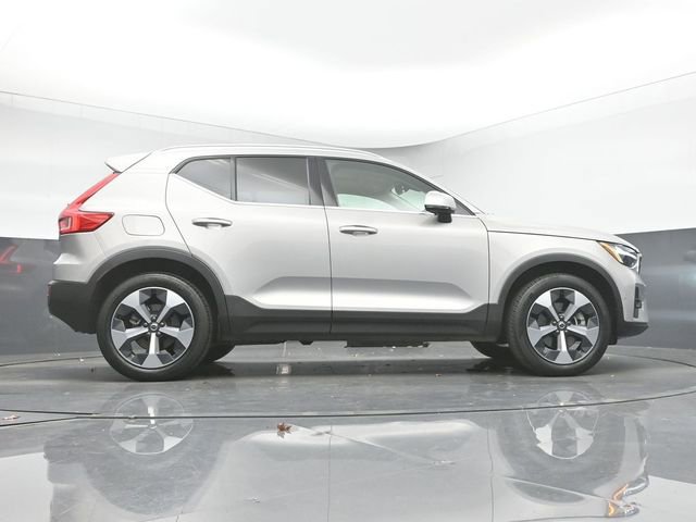Used 2024 Volvo XC40 B5 Plus w/ Protection Package Premier image 43