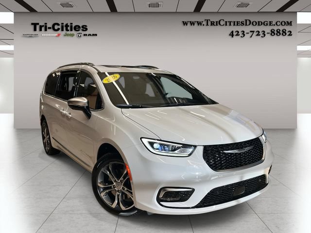 New 2026 Chrysler Pacifica Pinnacle w/ Trailer Tow Group