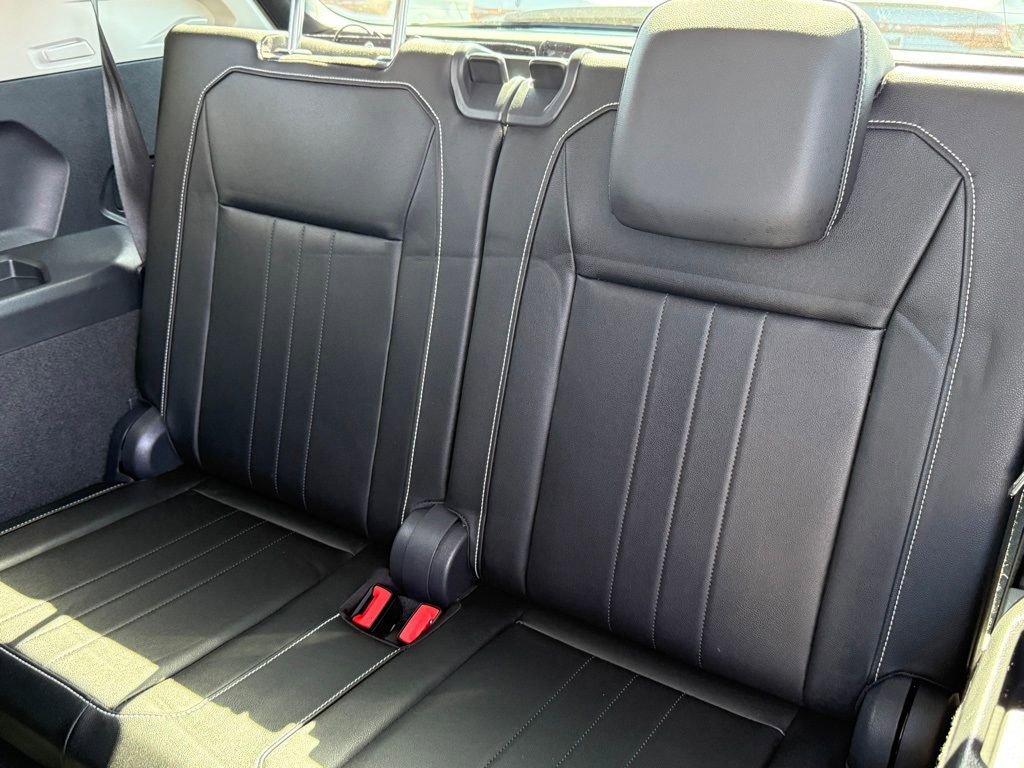 Used 2023 Volkswagen Tiguan SE image 28