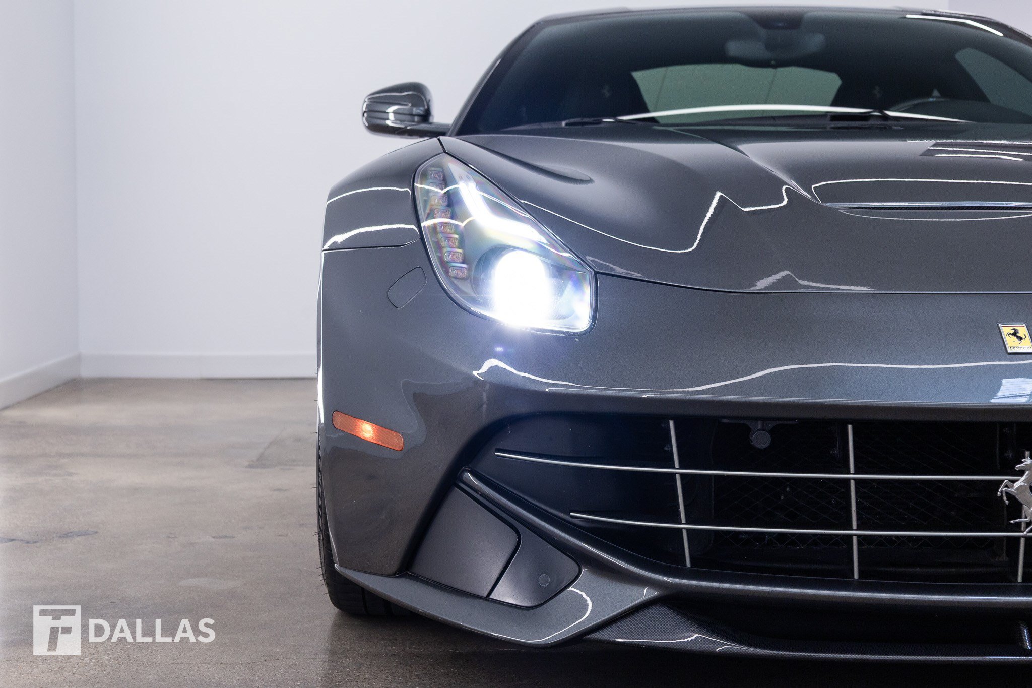 Used 2015 Ferrari F12 Berlinetta RWD image 26