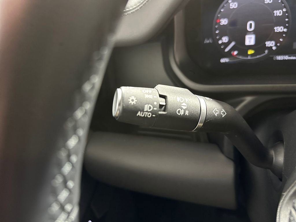 Used 2024 Land Rover Defender 110 X-Dynamic SE image 21