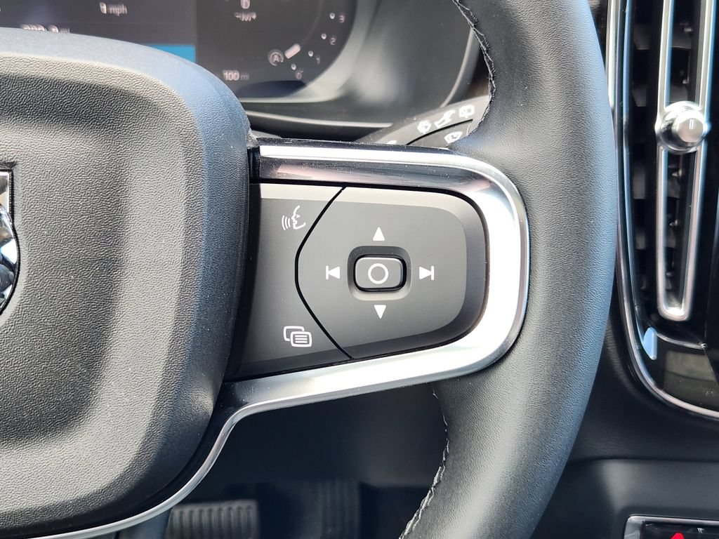 New 2026 Volvo XC40 B5 Ultra w/ Climate Package AWD/4WD image 18