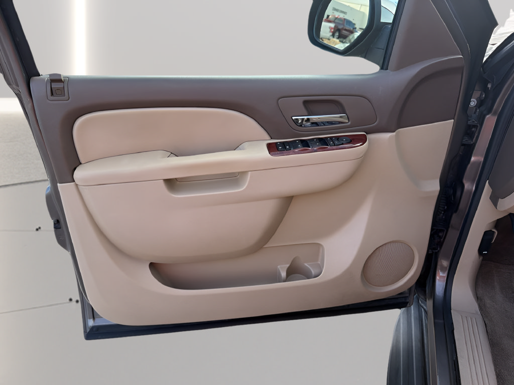 Used 2011 Chevrolet Tahoe LT w/ Texas Edition RWD image 16