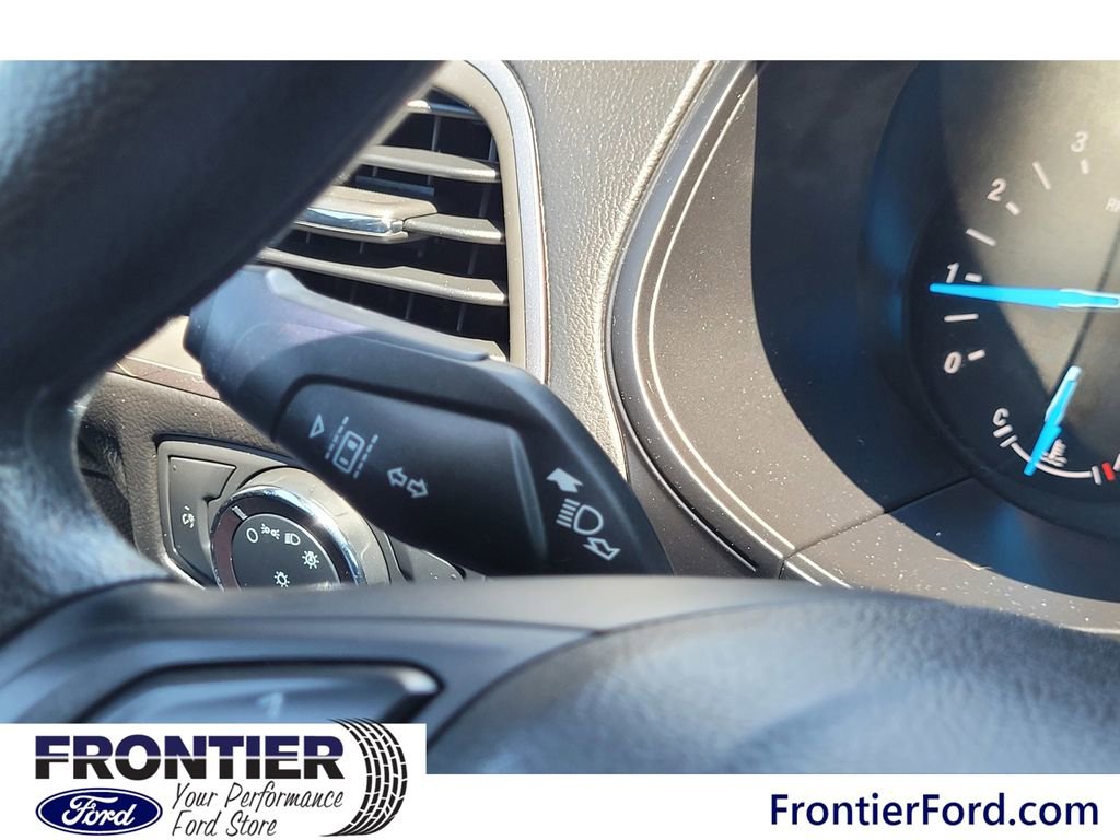 Used 2020 Ford Edge SE FWD image 18