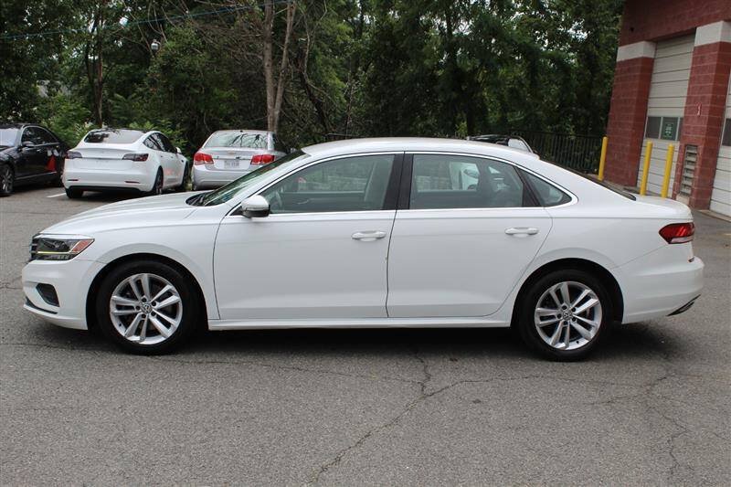 Used 2020 Volkswagen Passat 2.0T SE FWD image 2