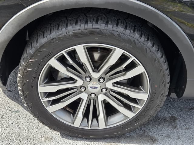 Used 2018 Ford Explorer Platinum AWD/4WD image 17