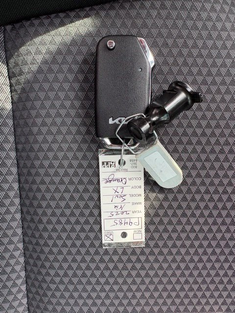 Used 2025 Kia Soul LX FWD image 6