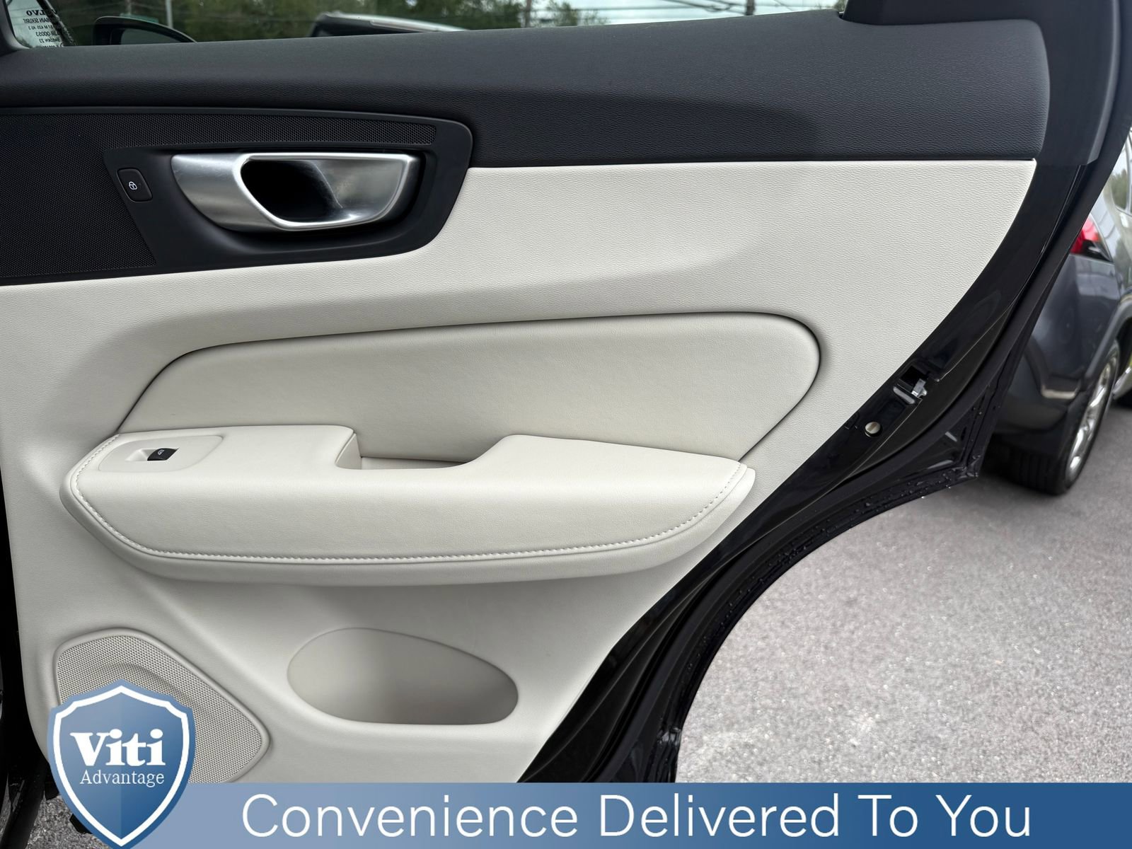 Certified 2024 Volvo XC60 B5 Core w/ Protection Package Premier image 26