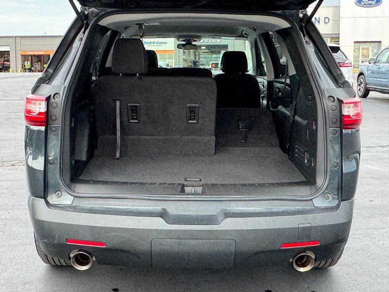 Used 2021 Chevrolet Traverse LT FWD image 5