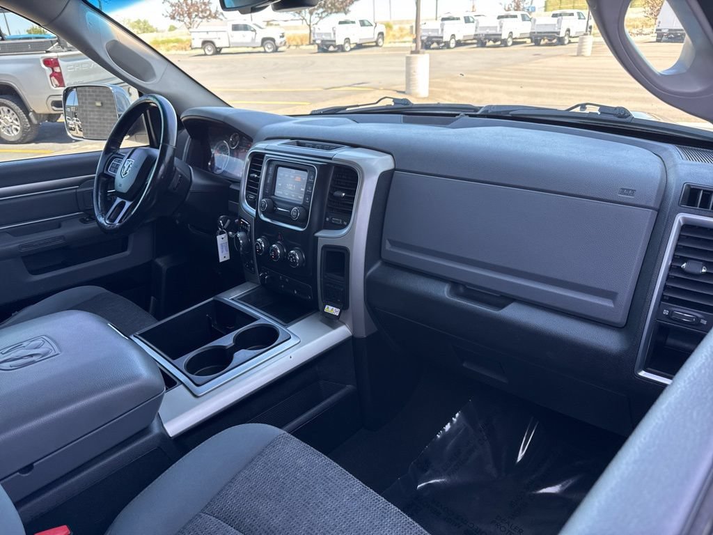 Used 2015 RAM 1500 Classic SLT w/ Luxury Group AWD/4WD image 30