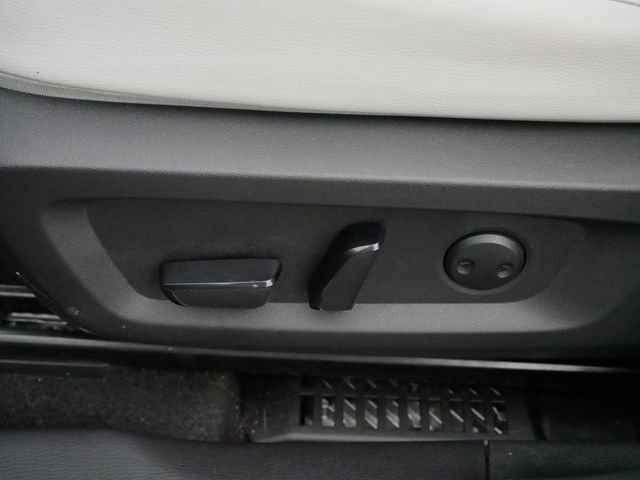 Used 2024 Mitsubishi Outlander SEL AWD/4WD image 16