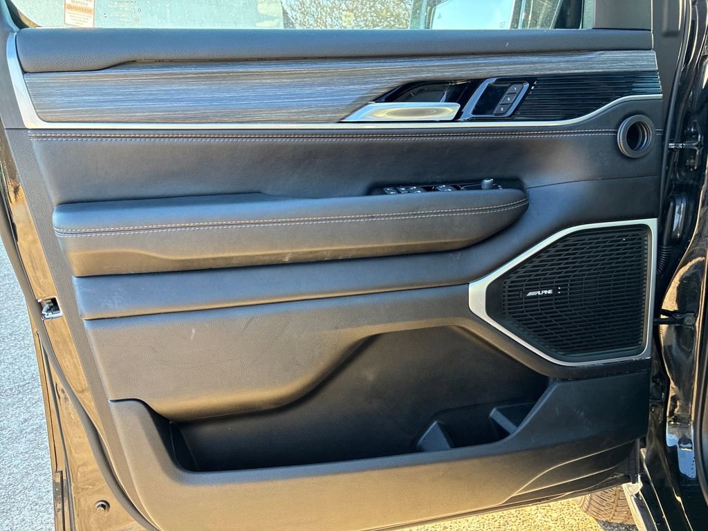 Used 2024 Jeep Wagoneer Series III image 11