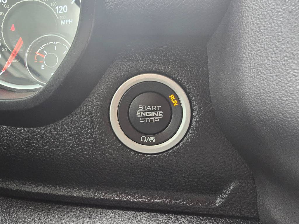 Used 2024 RAM 1500 Laramie AWD/4WD image 19