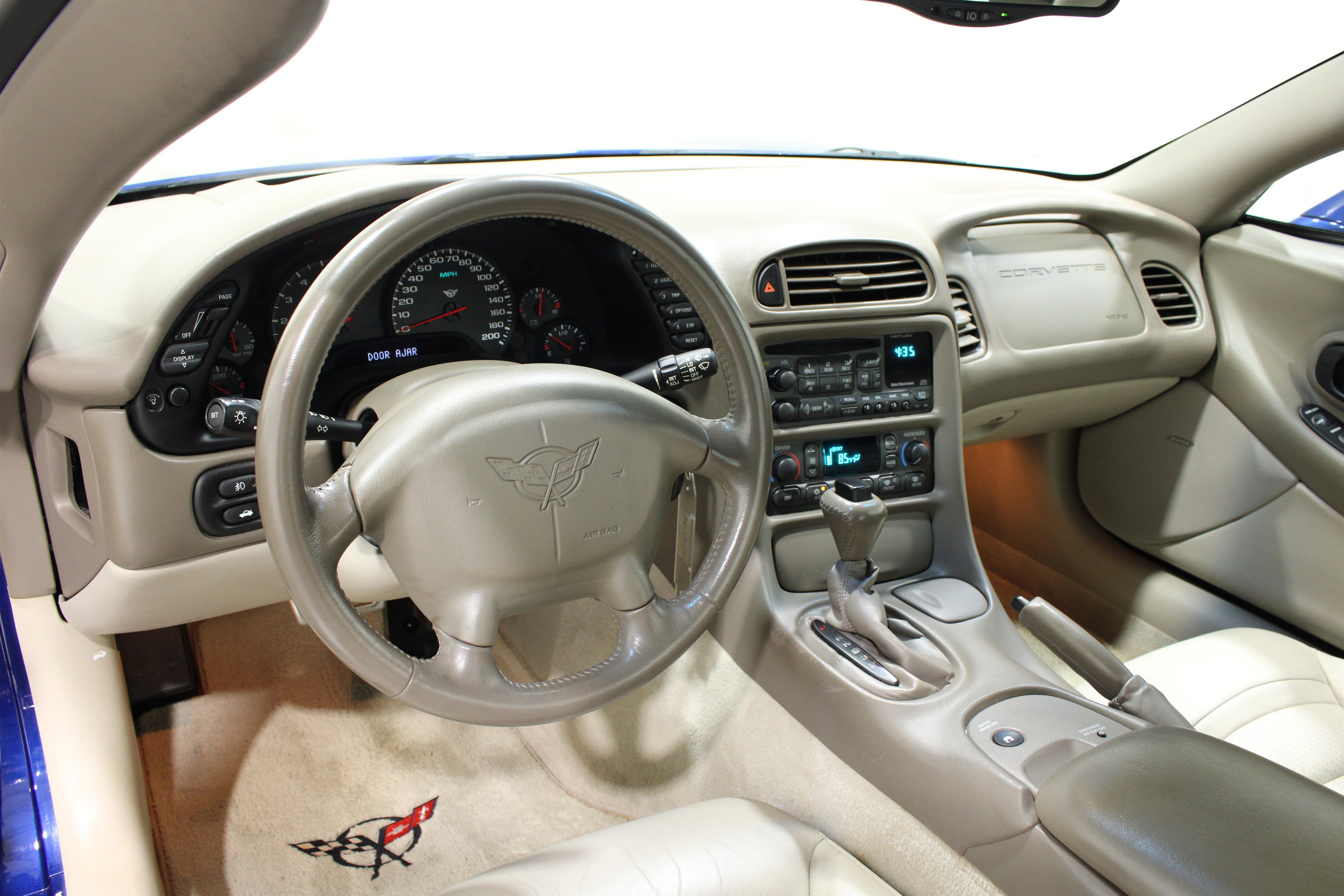 Used 2004 Chevrolet Corvette Coupe w/ Preferred Equipment Group RWD image 2